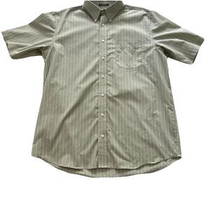 Eddie Bauer short Sleeve Shirt Mens L/Tall Relaxed Fit Green Wrinkle Resistant